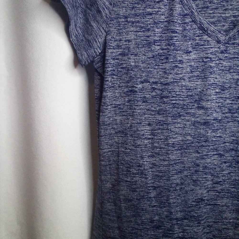 Under Armour Shirt Women S ? V-neck Short Sleeve Active Athletic Blue - Picture 12 of 16